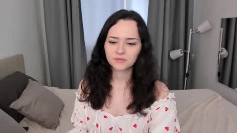 Camilla online show from November 8, 2025, 10:59 am