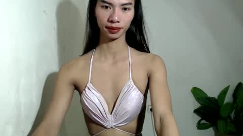 Camilla online show from December 11, 2024, 2:00 pm