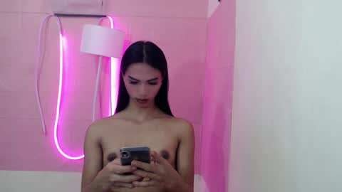 Camilla online show from February 11, 2025, 4:11 am