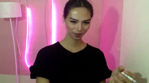 Camilla online show from March 8, 2025, 11:48 am