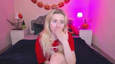 Snapshot of camilladreamer chatting on October 26, 2025, 5:52 pm camilladreamer online show from October 26, 2025, 5:52 pm