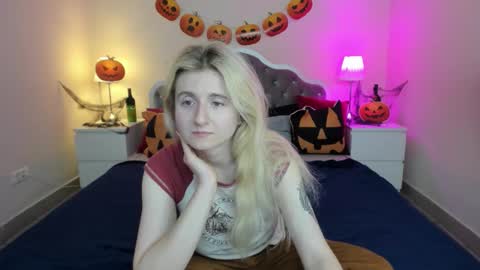 Snapshot of camilladreamer chatting on October 30, 2025, 6:08 pm camilladreamer online show from October 30, 2025, 6:08 pm