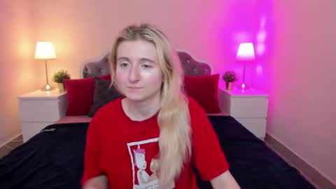 Snapshot of camilladreamer chatting on November 3, 2025, 4:41 pm camilladreamer online show from November 3, 2025, 4:41 pm