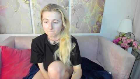 Snapshot of camilladreamer chatting on November 10, 2025, 7:24 pm camilladreamer online show from November 10, 2025, 7:24 pm