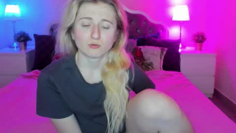 camilladreamer online show from January 9, 2026, 7:04 pm