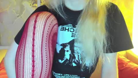 camilladreamer online show from April 16, 2026, 10:12 pm