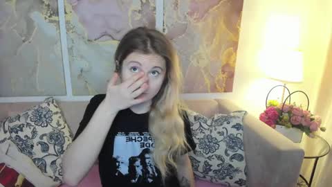 Snapshot of camilladreamer chatting on May 26, 2026, 12:45 pm camilladreamer online show from May 26, 2026, 12:45 pm