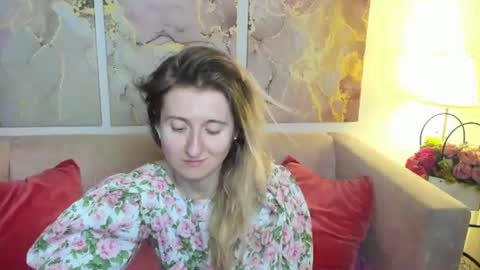 Snapshot of camilladreamer chatting on June 10, 2026, 10:08 pm camilladreamer online show from June 10, 2026, 10:08 pm