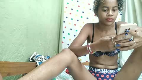 Snapshot of camillah02 chatting on October 18, 2025, 8:15 am camillah02 online show from October 18, 2025, 8:15 am