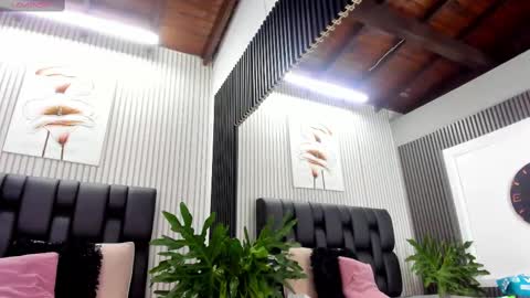 Snapshot of camille_cedrik chatting on October 7, 2025, 8:50 pm Camille online show from October 7, 2025, 8:50 pm