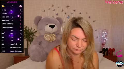 Snapshot of camille_game chatting on December 3, 2024, 6:37 am Camille Game online show from December 3, 2024, 6:37 am