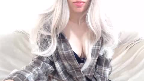 CamilleBunny online show from May 8, 2026, 3:12 am