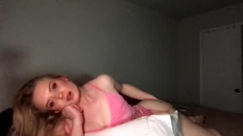 camilleclairexo online show from April 20, 2026, 3:31 am