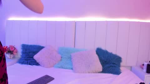 C A M I L L E N    Help me get to the top online show from October 8, 2025, 10:07 pm