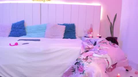 C A M I L L E N    Help me get to the top online show from October 10, 2025, 10:20 pm