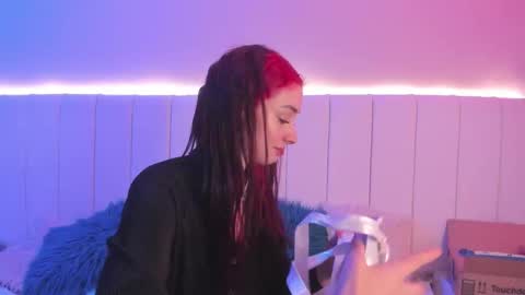 C A M I L L E N    Help me get to the top online show from October 15, 2025, 11:16 pm