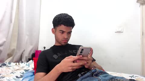 camillo_beischel_ online show from January 15, 2026, 7:06 pm