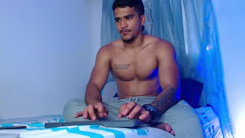 camilo_contre21 online show from December 19, 2024, 10:32 pm