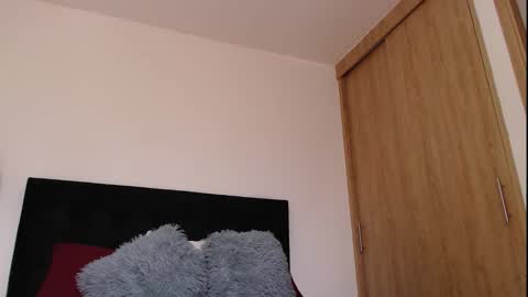 camilo_contre21 online show from October 2, 2025, 6:04 pm