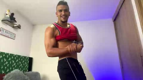 camilo_contre21 online show from December 16, 2025, 8:03 pm