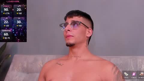 Snapshot of camilo_ospina_ chatting on December 10, 2024, 3:52 am INDEPENDENT MODEL online show from December 10, 2024, 3:52 am