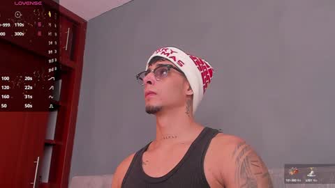 Snapshot of camilo_ospina_ chatting on December 24, 2024, 11:11 pm INDEPENDENT MODEL online show from December 24, 2024, 11:11 pm