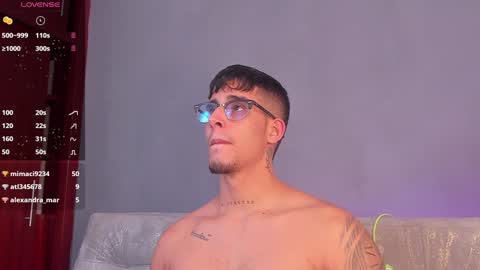 Snapshot of camilo_ospina_ chatting on December 30, 2024, 9:37 am INDEPENDENT MODEL online show from December 30, 2024, 9:37 am