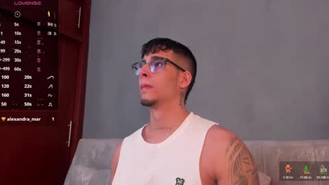Snapshot of camilo_ospina_ chatting on January 15, 2025, 9:45 am INDEPENDENT MODEL online show from January 15, 2025, 9:45 am