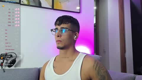 Snapshot of camilo_ospina_ chatting on January 24, 2025, 7:51 am INDEPENDENT MODEL online show from January 24, 2025, 7:51 am