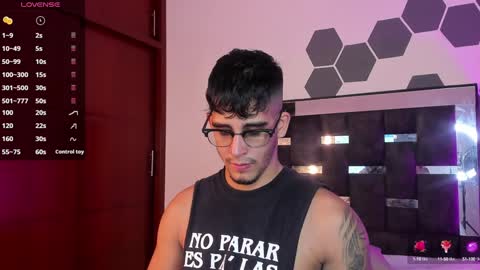 Snapshot of camilo_ospina_ chatting on February 8, 2025, 11:24 pm INDEPENDENT MODEL online show from February 8, 2025, 11:24 pm