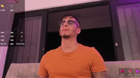 Snapshot of camilo_ospina_ chatting on February 10, 2025, 5:03 am INDEPENDENT MODEL online show from February 10, 2025, 5:03 am