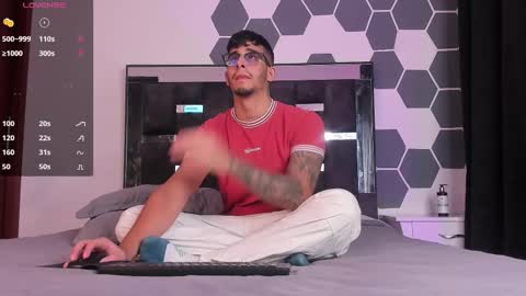 Snapshot of camilo_ospina_ chatting on February 13, 2025, 11:15 pm INDEPENDENT MODEL online show from February 13, 2025, 11:15 pm