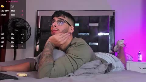 Snapshot of camilo_ospina_ chatting on February 19, 2025, 3:06 am INDEPENDENT MODEL online show from February 19, 2025, 3:06 am