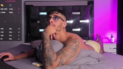 Snapshot of camilo_ospina_ chatting on February 24, 2025, 4:05 am INDEPENDENT MODEL online show from February 24, 2025, 4:05 am