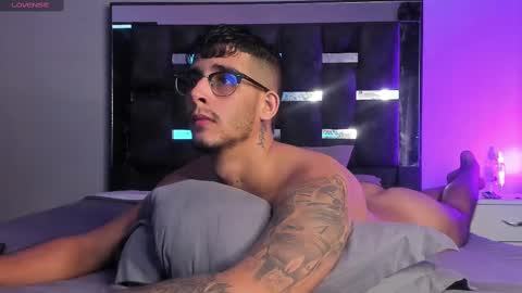 Snapshot of camilo_ospina_ chatting on March 11, 2025, 1:23 pm INDEPENDENT MODEL online show from March 11, 2025, 1:23 pm