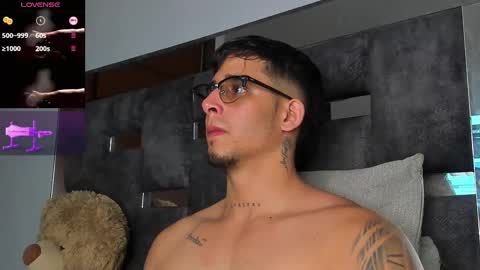 Snapshot of camilo_ospina_ chatting on September 16, 2025, 4:13 am   INDEPENDENT MODEL online show from September 16, 2025, 4:13 am