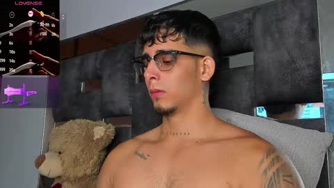 Snapshot of camilo_ospina_ chatting on October 4, 2025, 8:34 am   INDEPENDENT MODEL online show from October 4, 2025, 8:34 am