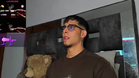 Snapshot of camilo_ospina_ chatting on October 28, 2025, 11:36 am   INDEPENDENT MODEL online show from October 28, 2025, 11:36 am