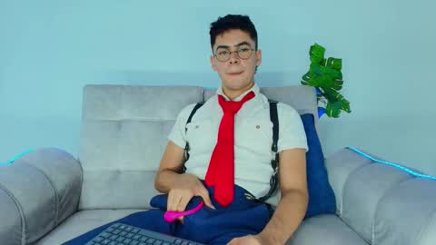 Snapshot of camilo_xcam chatting on October 10, 2025, 9:03 pm CAMILO online show from October 10, 2025, 9:03 pm