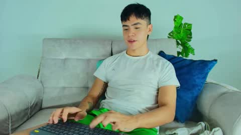 Snapshot of camilo_xcam chatting on October 13, 2025, 8:20 pm CAMILO online show from October 13, 2025, 8:20 pm