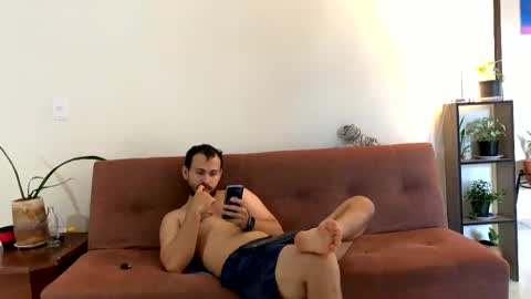 Snapshot of camiloex chatting on February 4, 2025, 7:22 pm Camilo online show from February 4, 2025, 7:22 pm