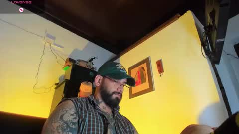 Snapshot of camilomayer chatting on October 13, 2025, 4:18 pm Camilo online show from October 13, 2025, 4:18 pm