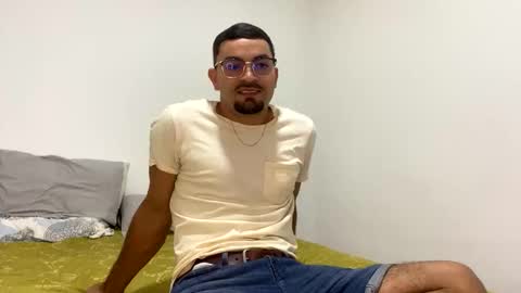 Snapshot of camilor_30 chatting on October 9, 2025, 10:24 am camilor_30 online show from October 9, 2025, 10:24 am