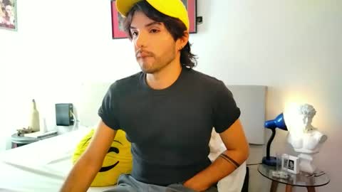 Snapshot of camilosaennz chatting on October 12, 2025, 7:13 pm camilo online show from October 12, 2025, 7:13 pm