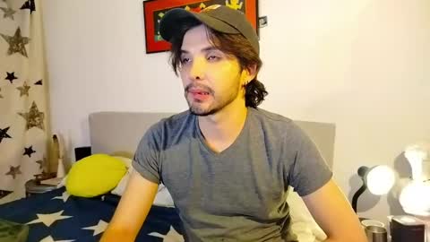 Snapshot of camilosaennz chatting on October 16, 2025, 2:34 am camilo online show from October 16, 2025, 2:34 am