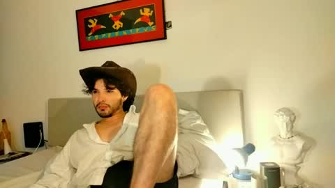 Snapshot of camilosaennz chatting on October 17, 2025, 6:49 am camilo online show from October 17, 2025, 6:49 am