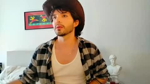 Snapshot of camilosaennz chatting on October 17, 2025, 7:05 pm camilo online show from October 17, 2025, 7:05 pm