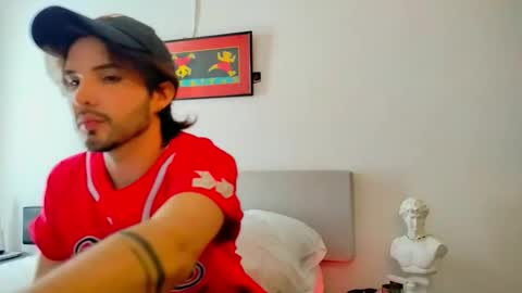 Snapshot of camilosaennz chatting on October 18, 2025, 7:25 pm camilo online show from October 18, 2025, 7:25 pm