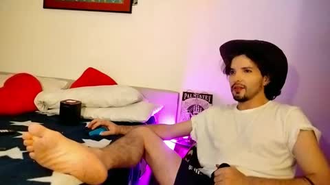 Snapshot of camilosaennz chatting on November 3, 2025, 4:03 am camilo online show from November 3, 2025, 4:03 am