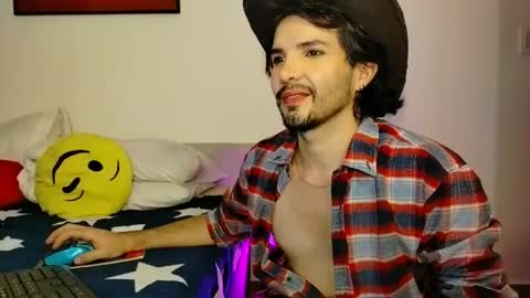 Snapshot of camilosaennz chatting on November 4, 2025, 5:06 am camilo online show from November 4, 2025, 5:06 am